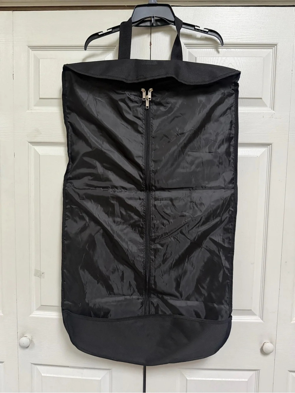 American Tourister durable black